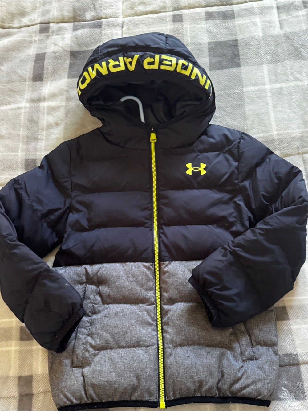Under Armour Size 6 Boys